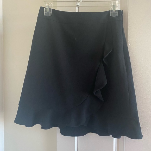 Women’s LOFT Black Ruffled Mini Skirt - size 0 - Picture 7 of 12